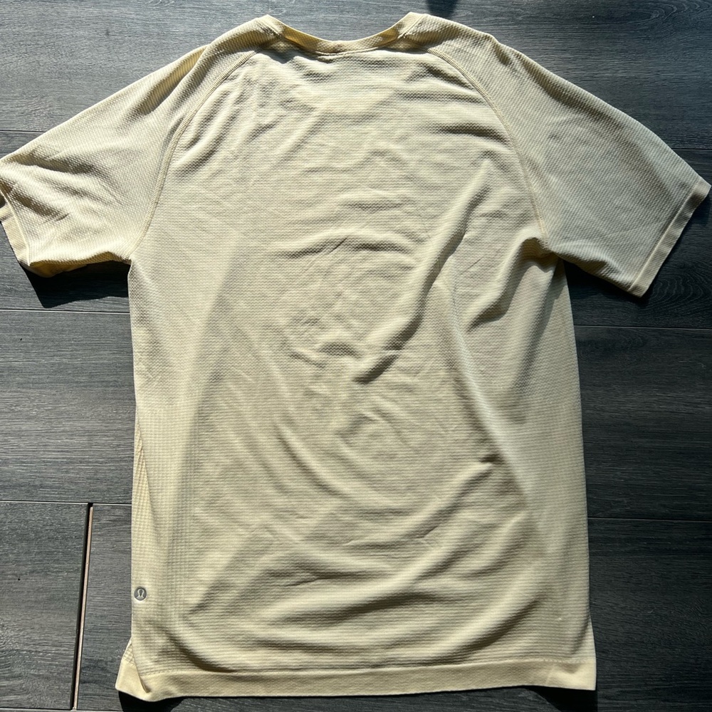 LuluLemon Metal Vent Tech 2.0 Shirt - L - Pale Yellow